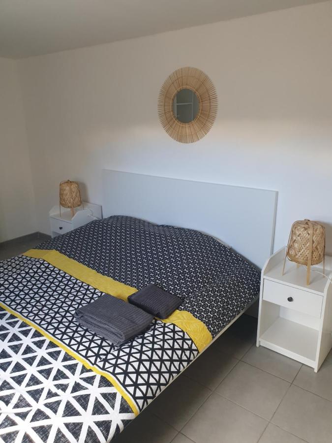 Logement Prive, Spacieux Et Moderne, Situe Entre Le Luberon, La Cote Marseillaise, La Provence Et Ses Richesses. Pertuis Dış mekan fotoğraf